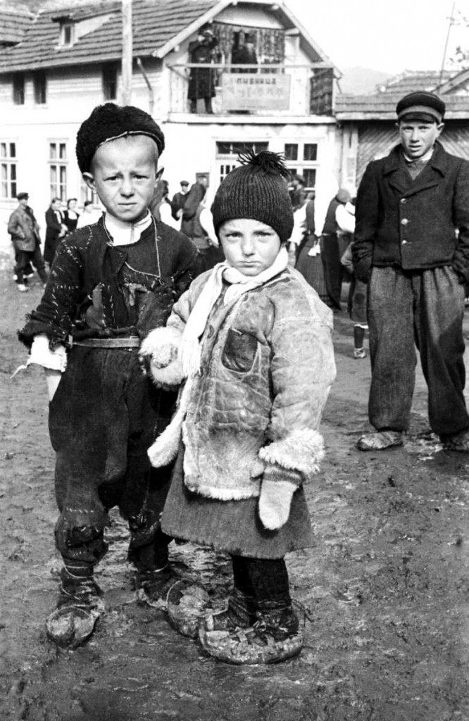 1944г бедни деца от Самоков