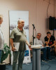 Председателя покани на сцената г-н Валери Кьорленски. Той бе изпълнителен директор на фондация "Пловдив 2019" дълги години, по времето когато град Пловдив се кандидатира и спечели титлата Европейска столица на културата. / © Хр. Агушев